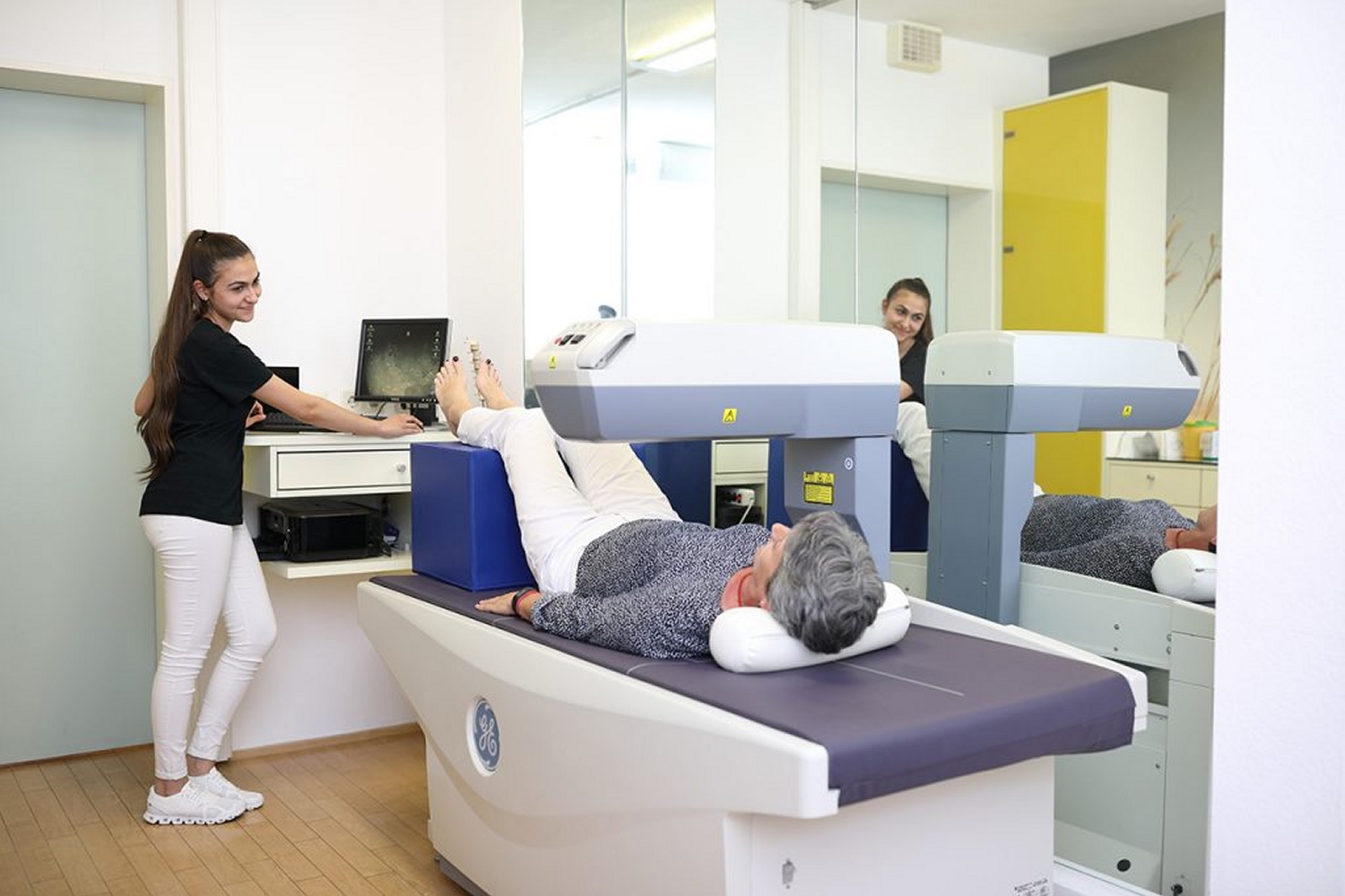 https://orthopaediezentrum-neu-ulm.de/wp-content/uploads/2025/03/leistungen_osteoporose.jpg